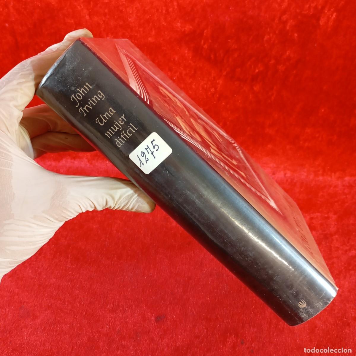 Libros de segunda mano: JOHN IRVING - UNA MUJER DIF&Iacute;CIL - C&Iacute;RCULO DE LECTORES / 920 - Foto 3