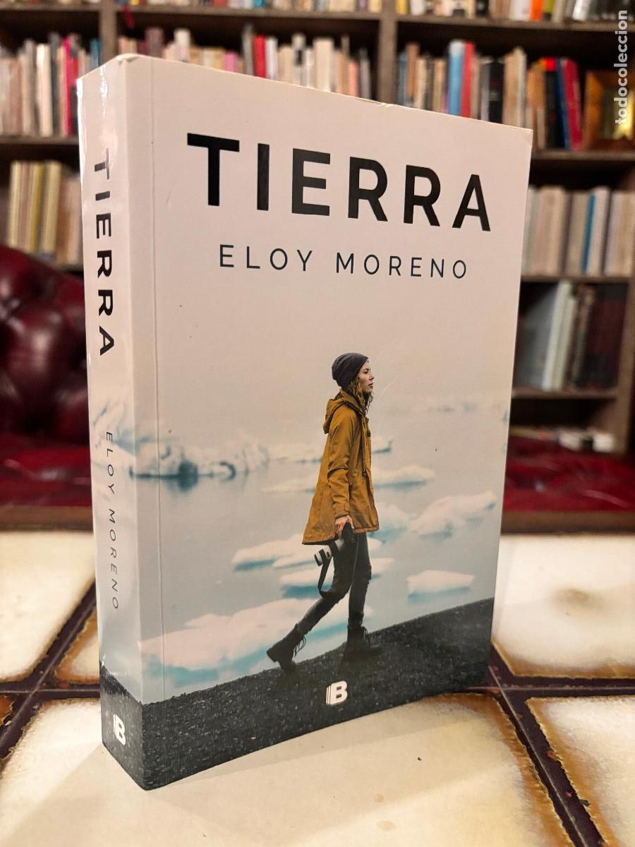Libros de segunda mano: Tierra. Eloy Moreno... - Foto 1