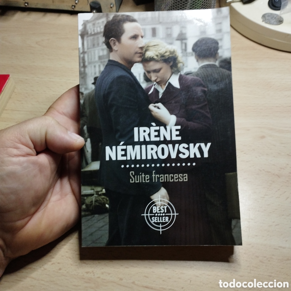 Libros de segunda mano: Suite Francesa. Ir&egrave;ne N&eacute;mirovsky. 2022. Best Seller - Foto 1