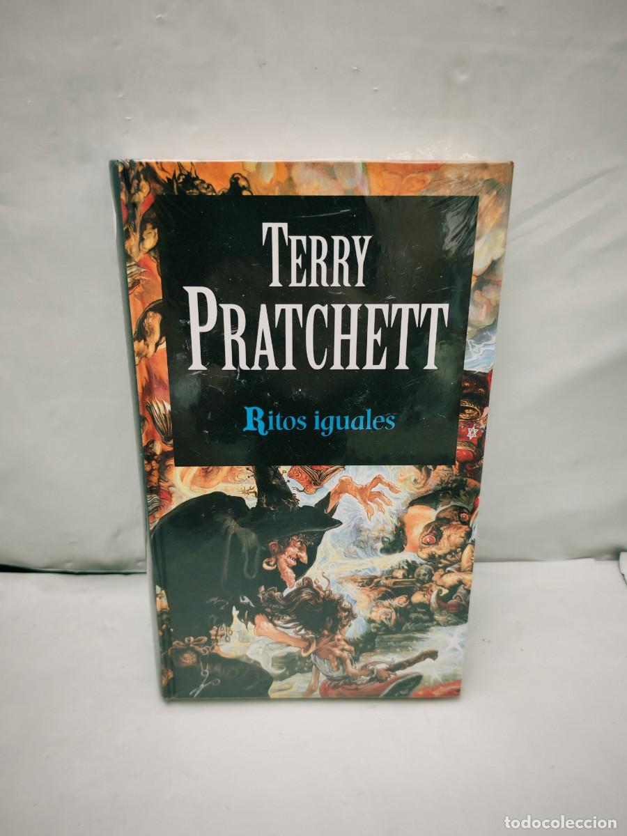 Second hand books: Terry Pratchett: RITOS IGUALES (COMO NUEVO, sin recorrido comercial)
