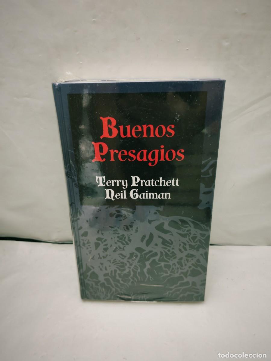 Gebrauchte B&uuml;cher: Terry Pratchett y Neil Gaiman: BUENOS PRESAGIOS (COMO NUEVO, sin recorrido comercial)
