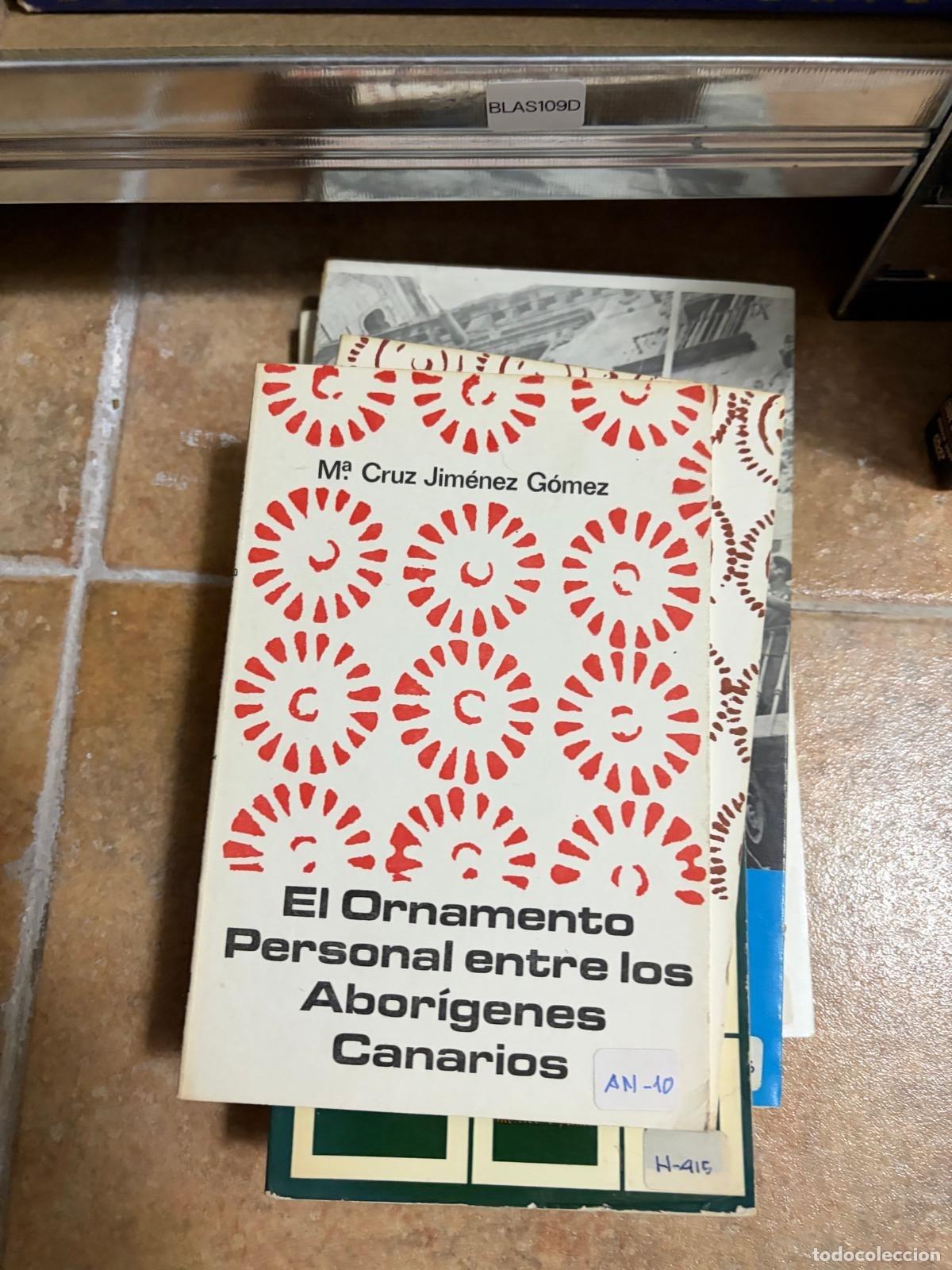 Libros de segunda mano: BLAS109D El ornamento personal abor&iacute;genes canarios M.&ordf; Cruz Jim&eacute;nez G&oacute;mez