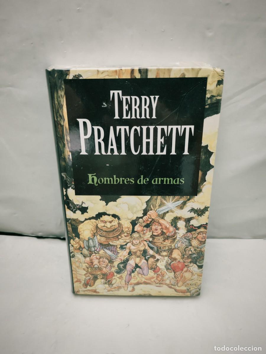 Second hand books: Hombres de armas (COMO NUEVO, sin recorrido comercial)