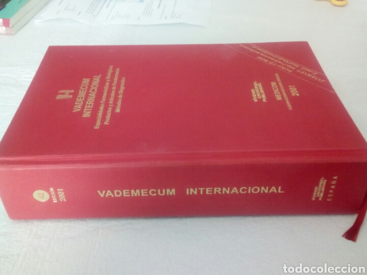 Libros de segunda mano: Vademecum Internacional. Edici&oacute;n 2001. - Foto 1