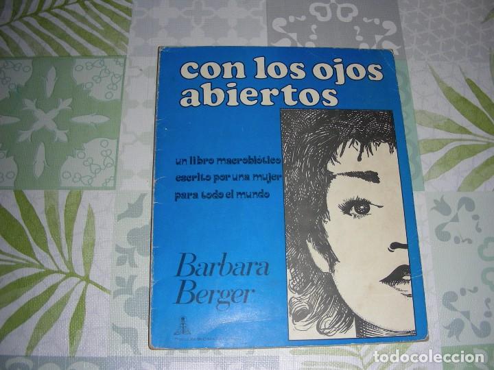 Libros de segunda mano: CON LOS OJOS ABIERTOS , BARBARA BERGER - Foto 1