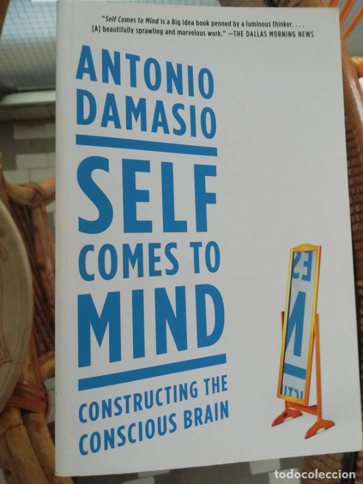 Libros de segunda mano: Self comes to mind de Antonio Damasio en ingl&eacute;s. - Foto 1