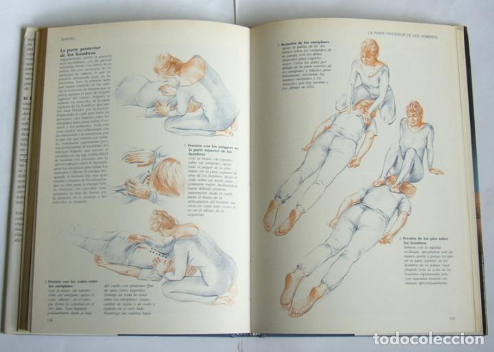 Libros de segunda mano: EL LIBRO DEL MASAJE - MANUAL DE LOS TECNICOS DE ORIENTE Y DE OCCIDENTE - LUCINDA LIDELL - Foto 3
