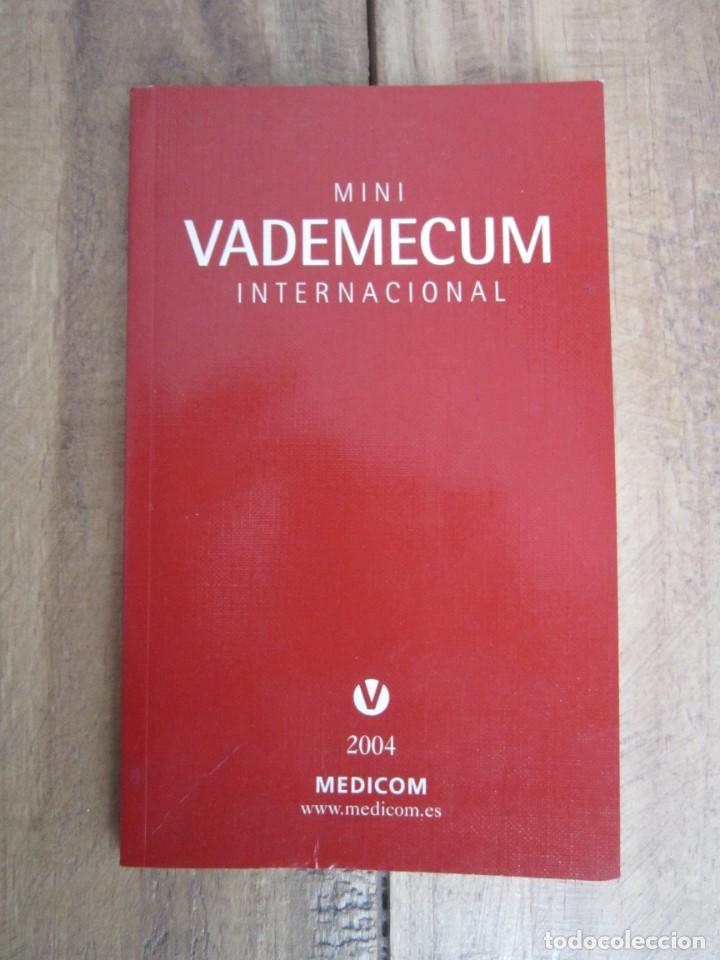 Libros de segunda mano: MINI VADEMECUM INTERNACIONAL. 2004 MEDICOM - Foto 1