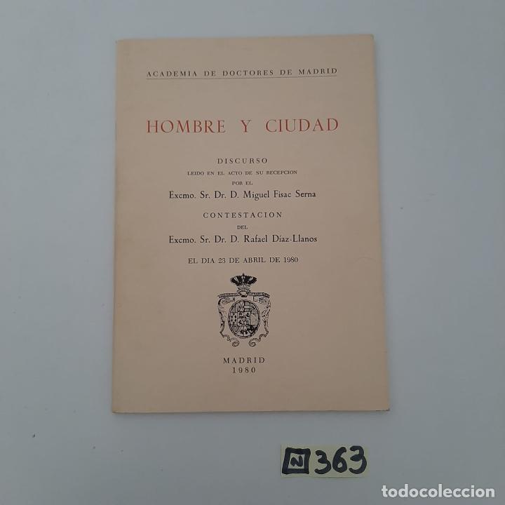 Libros de segunda mano: Hombre y Ciudad - Foto 1