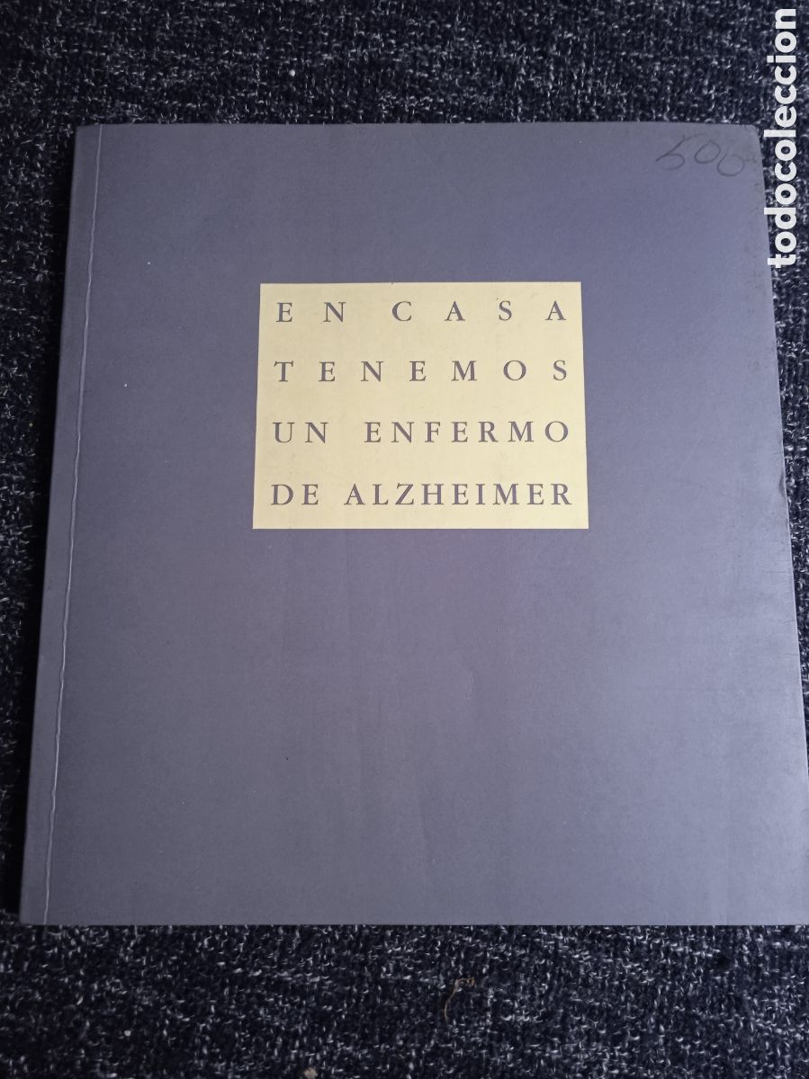 Second hand books: EN CASA TENEMOS UN ENFERMO DE ALZHEIMER