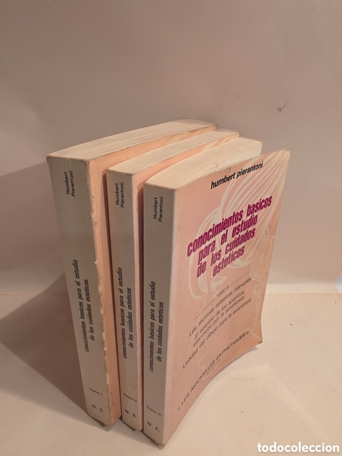Gebrauchte B&uuml;cher: CONOCIMIENTOS BASICOS PARA EL ESTUDIO DE LOS CUIDADOS ESTETICOS. 3 TOMOS. BARCELONA 1978.