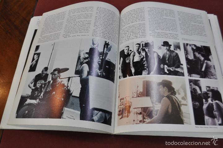 Libros de segunda mano: U2 rattle hum , el libro original de la pelicula de U2 - MUB - Foto 2
