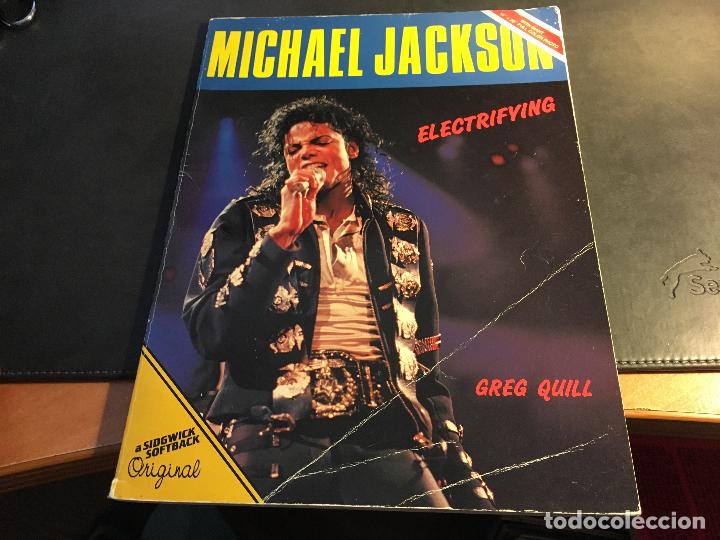 Libros de segunda mano: MICHAEL JACKSON . ELECTRIFYING. EN INGLES (LB32) - Foto 1