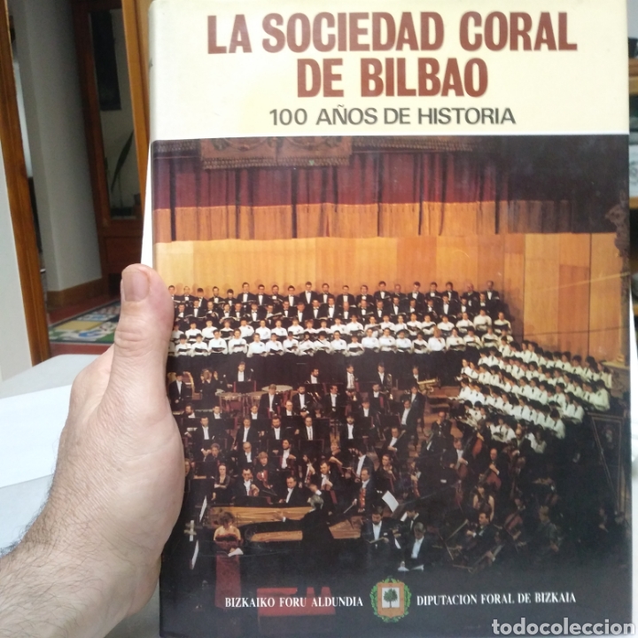 Libri di seconda mano: LA SOCIEDAD CORAL DE BILBAO. 100 A&Ntilde;OS DE HISTORIA. 1988.