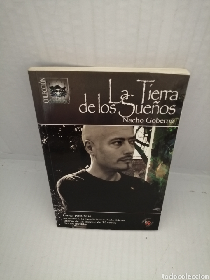 Libros de segunda mano: La tierra de los sue&ntilde;os: Letras 1982-2010 (Primera edici&oacute;n)