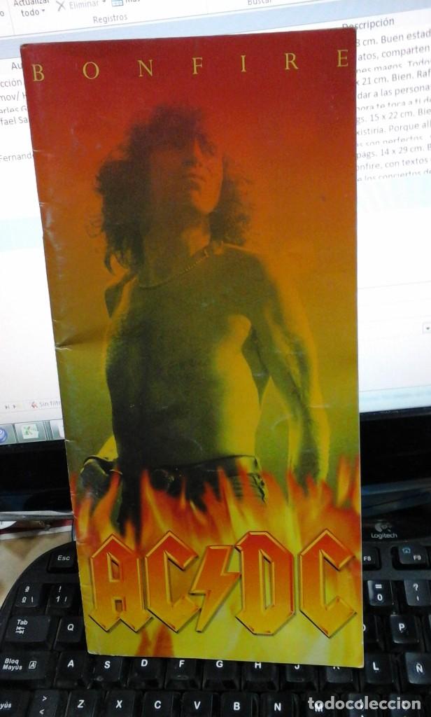 Second hand books: AC/DC: BONFIRE (New York, 1977) Libro de presentaci&oacute;n del disco Bonfire