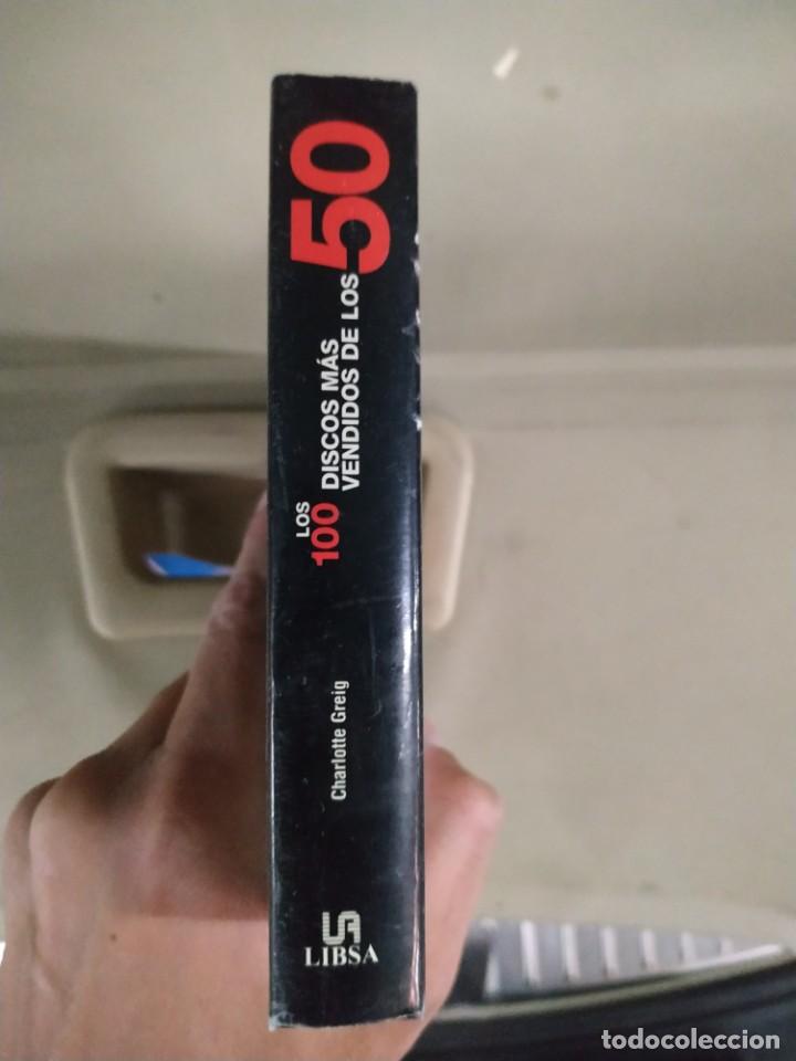 Libros de segunda mano: Los 100 Discos m&aacute;s Vendidos de los 50. Libsa - Foto 3