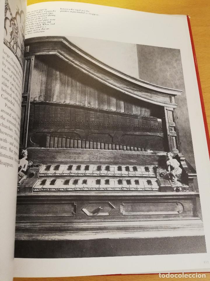 Libros de segunda mano: MUSICAL INSTRUMENTS (ALAN KENDALL) - Foto 4
