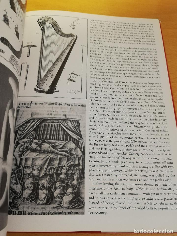 Libros de segunda mano: MUSICAL INSTRUMENTS (ALAN KENDALL) - Foto 12