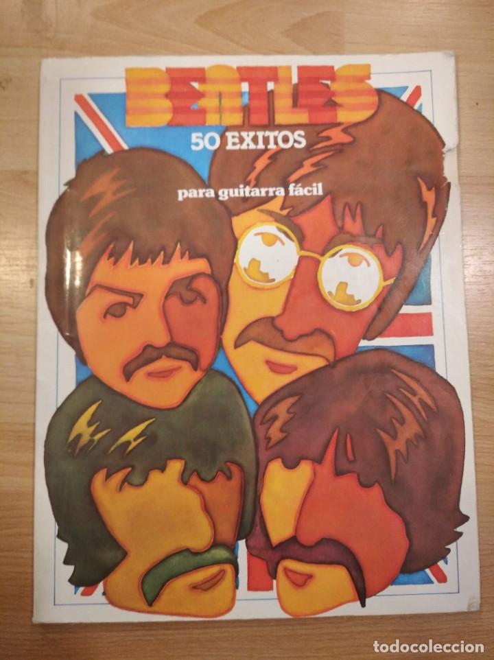 Libros de segunda mano: 'Beatles. 50 &eacute;xitos para guitarra f&aacute;cil'.