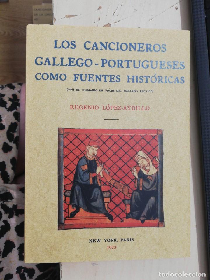 Libri di seconda mano: LOS CANCIONEROS GALLEGO-PORTUGUESES COMO FUENTES HIST&Oacute;RICAS. FACS&Iacute;MIL
