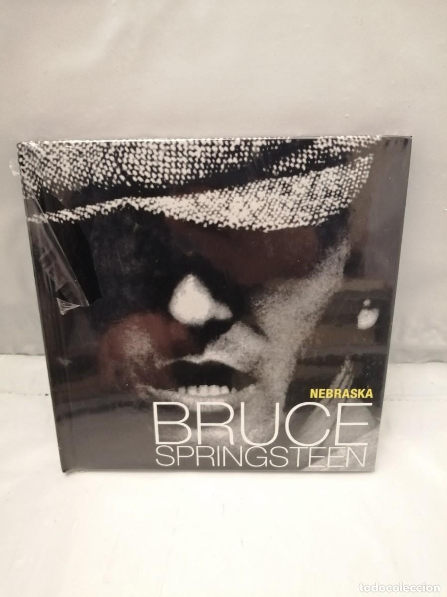 Libros de segunda mano: BRUCE SPRINGSTEEN: NEBRASKA (LIBRO + CD) - Foto 1