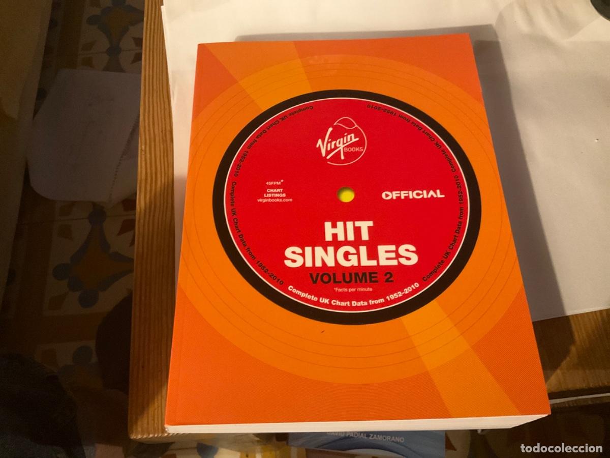 Libri di seconda mano: The Virgin Book of British Hit Singles: Volume 2