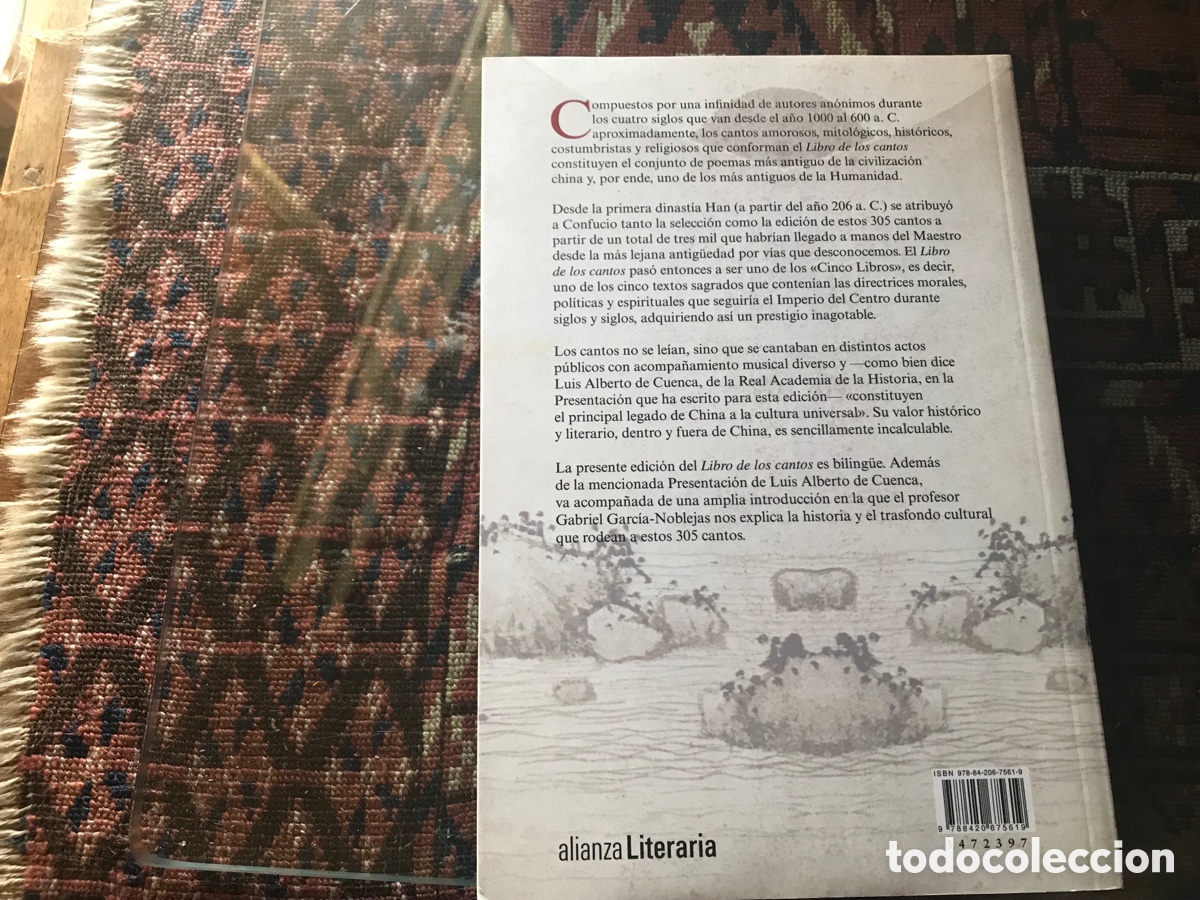Libros de segunda mano: Libro de los cantos. Edici&oacute;n biling&uuml;e. Presentaci&oacute;n Luis Alberto de Cuenca. Como nuevo - Foto 3