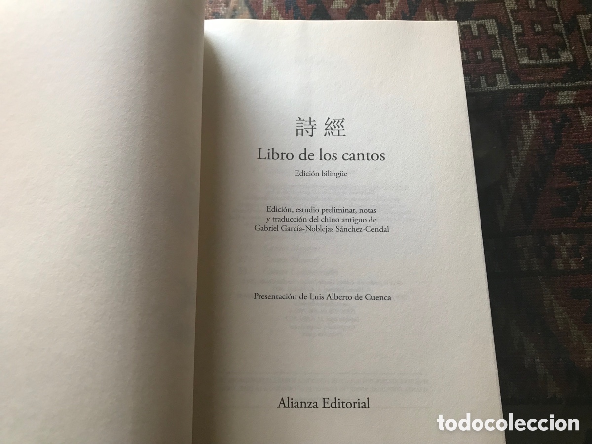 Libros de segunda mano: Libro de los cantos. Edici&oacute;n biling&uuml;e. Presentaci&oacute;n Luis Alberto de Cuenca. Como nuevo - Foto 4