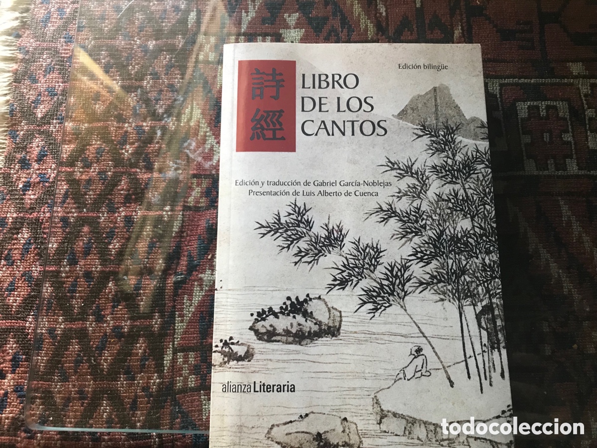 Libros de segunda mano: Libro de los cantos. Edici&oacute;n biling&uuml;e. Presentaci&oacute;n Luis Alberto de Cuenca. Como nuevo - Foto 1