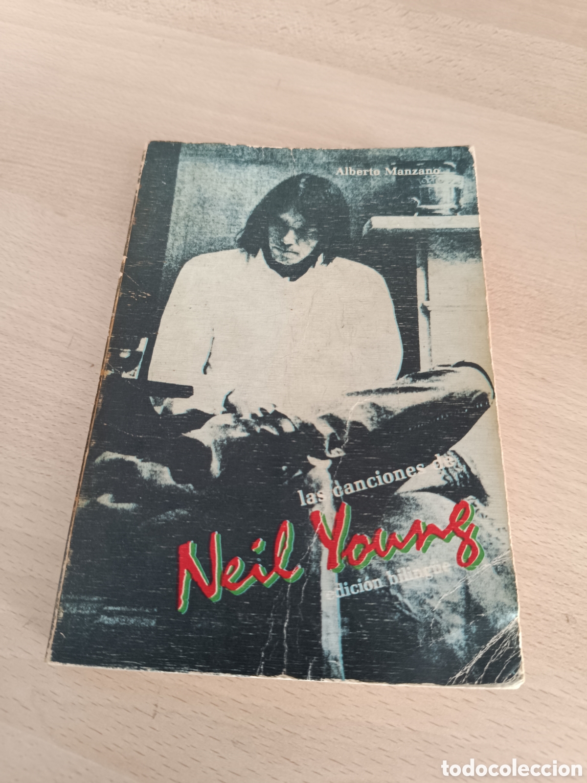 Libros de segunda mano: Las canciones de NEIL YOUNG EDICION BILING&Uuml;E - Foto 1