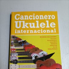 Libros de segunda mano: CANCIONERO UKELELE INTERNACIONAL.83 LETRAS CON ACORDES