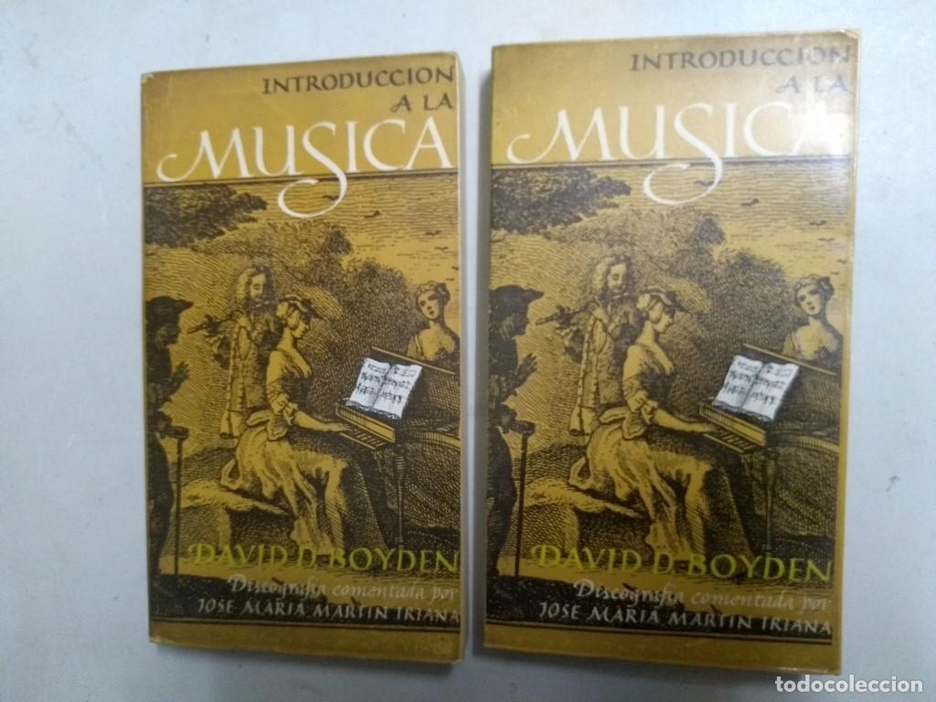 Libros de segunda mano: Introducci&oacute;n a la m&uacute;sica, 2 tomos - David D. Boyden - Foto 1