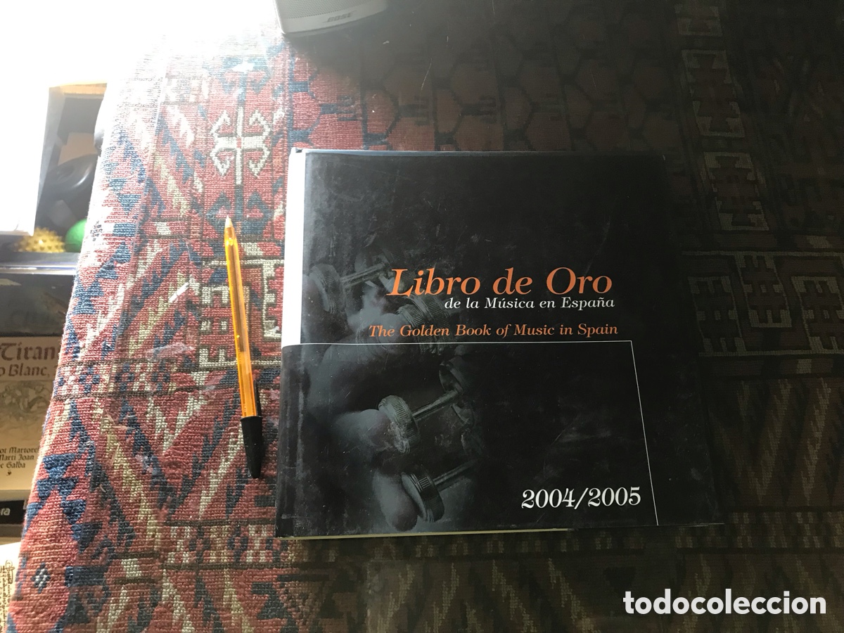 Libros de segunda mano: Libro de oro de la m&uacute;sica en Espa&ntilde;a, 2004/2005 - Foto 1