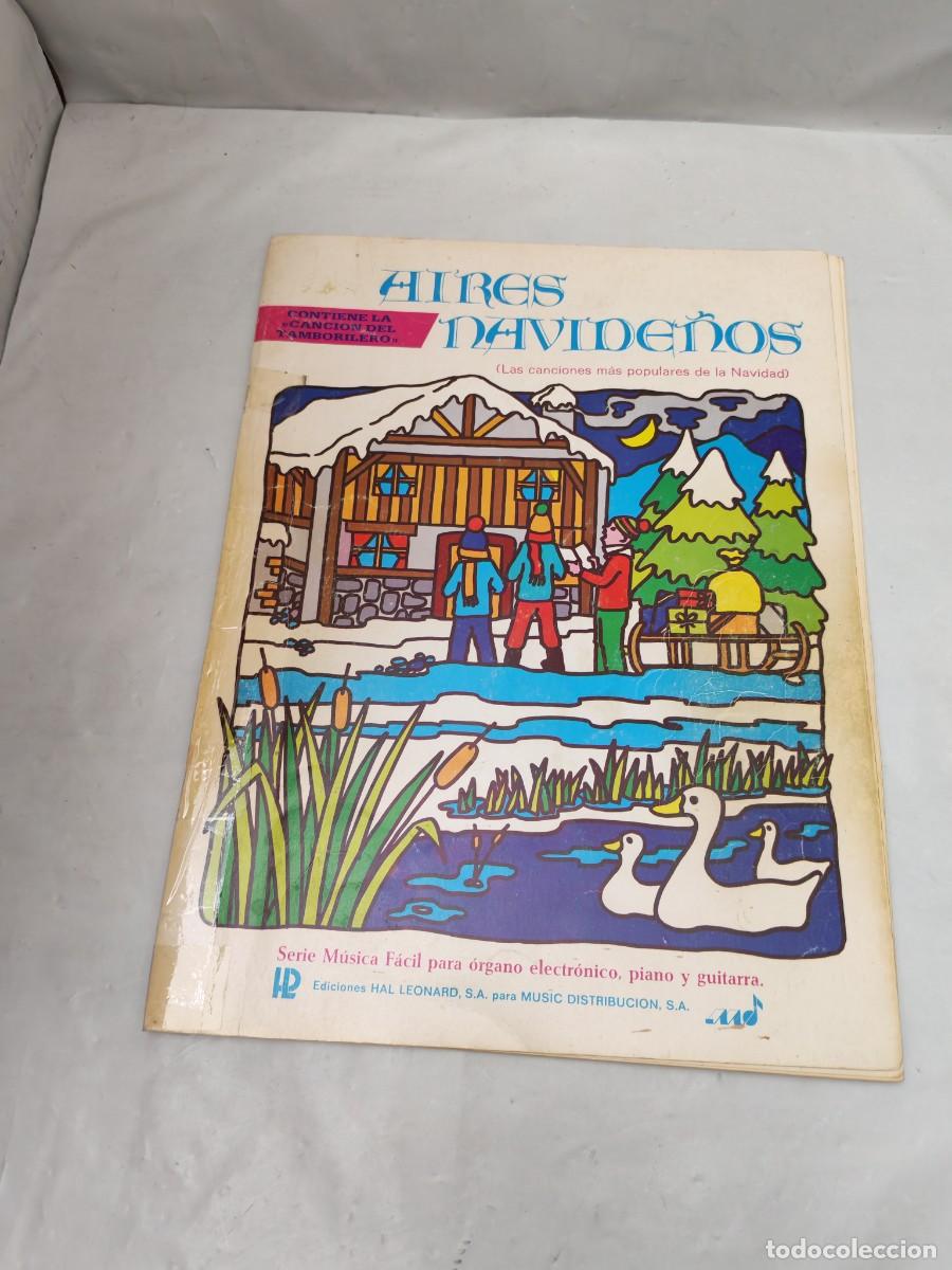 Second hand books: AIRES NAVIDE&Ntilde;OS: Las Canciones m&aacute;s Populares de Navidad (Incluye El Tamborilero)