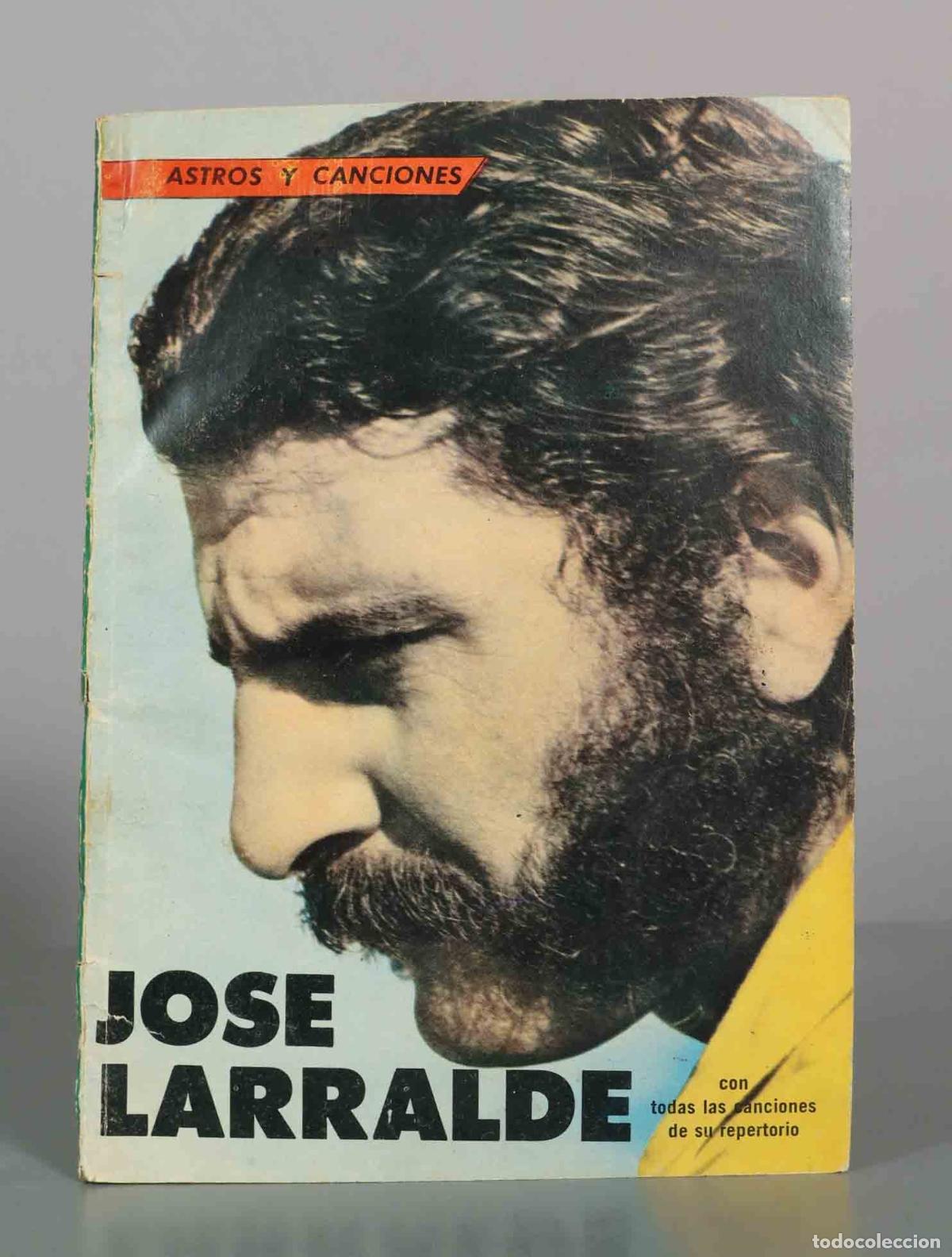Libros de segunda mano: Astros y Canciones - Jos&eacute; Larralde