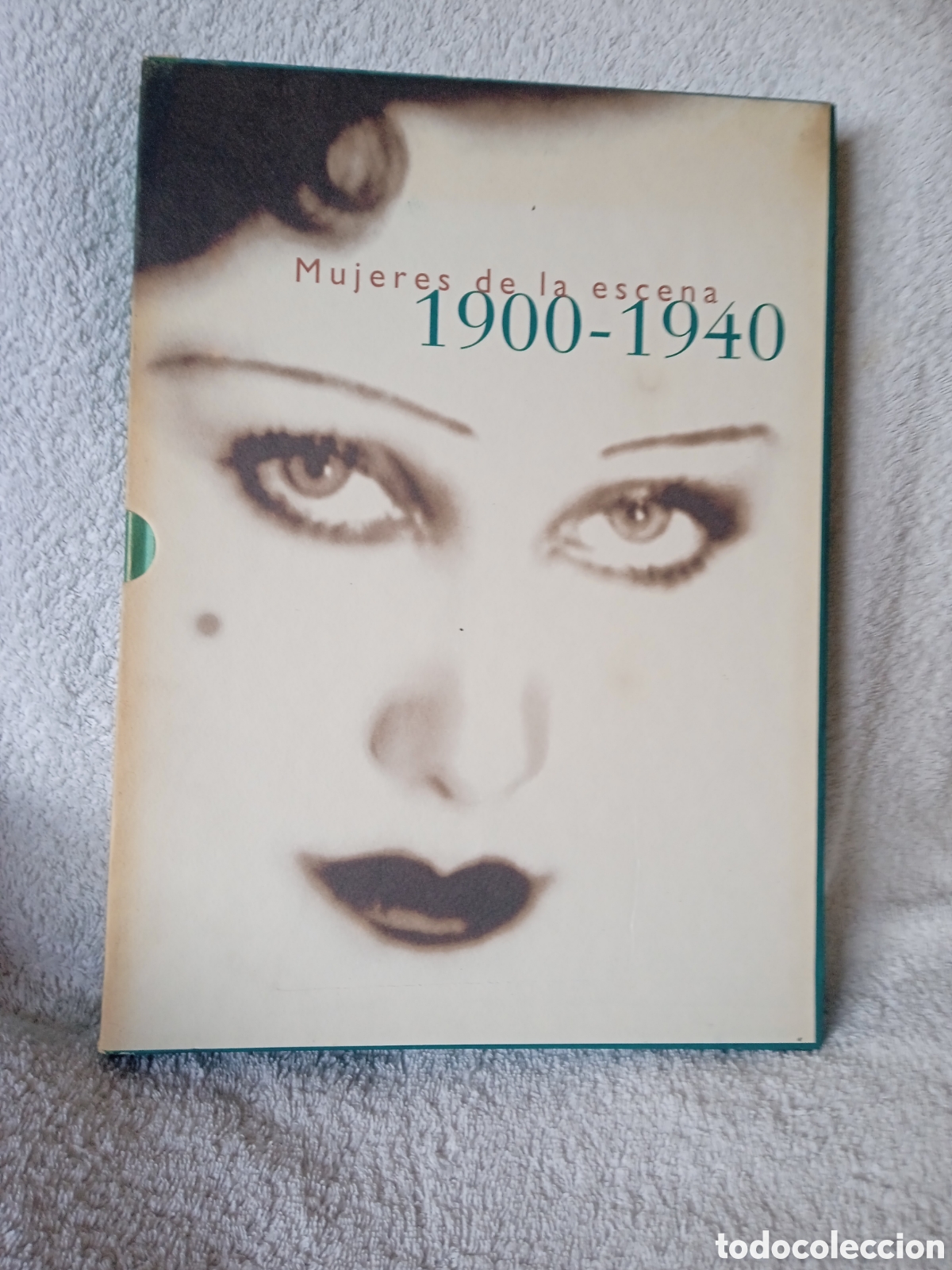 Libri di seconda mano: MUJERES DE LA ESCENA. 1900 - 1940. Edici&oacute;n limitada, numerada de lujo, gran formato con caja.