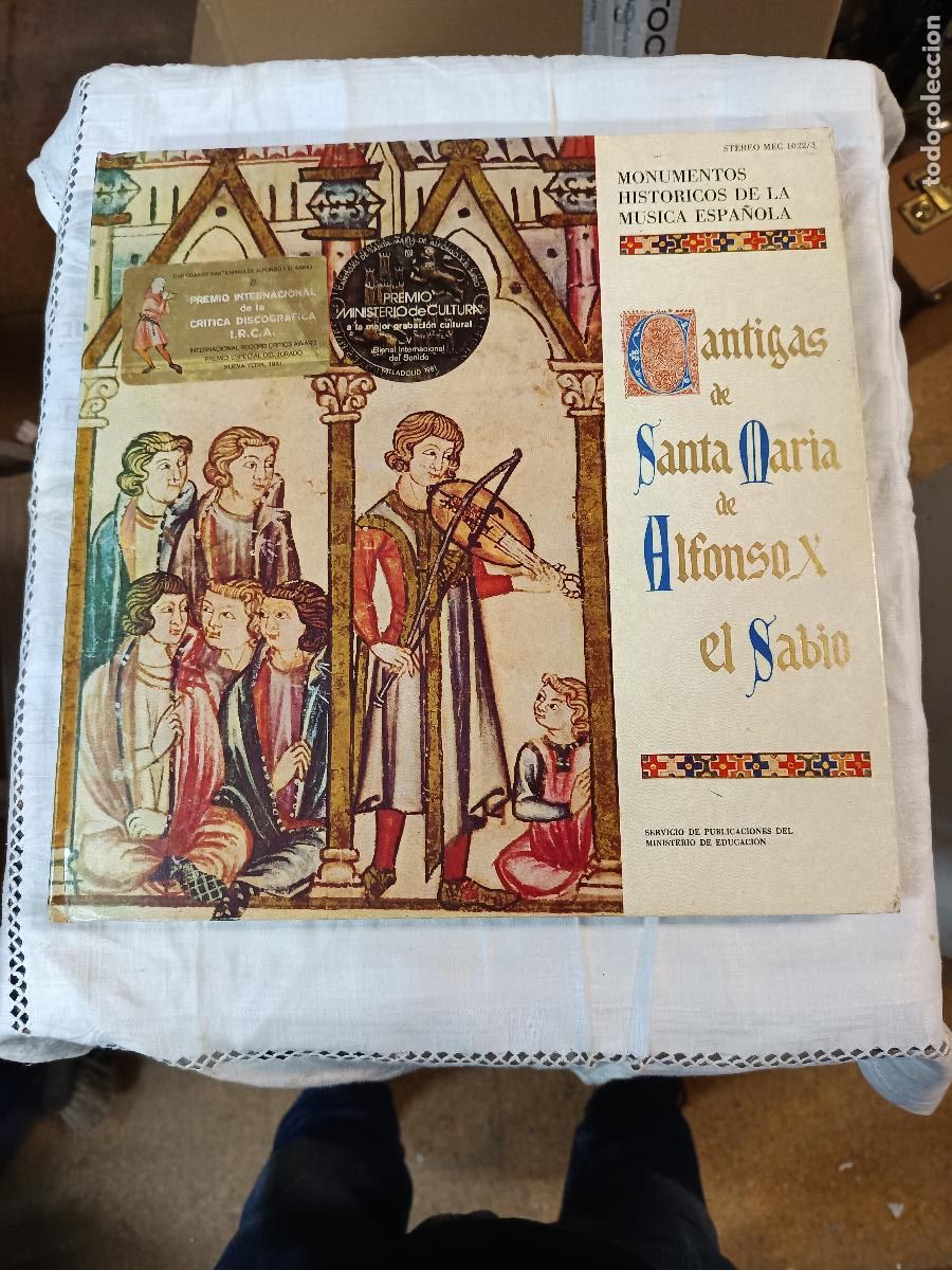 Libros de segunda mano: CANTIGAS DE SANTA MAR&Iacute;A DE ALFONSO X EL SABIO / 1979 / CONTIENE DOS &rdquo;LP&rdquo;, MINISTERIO DE EDUCACION