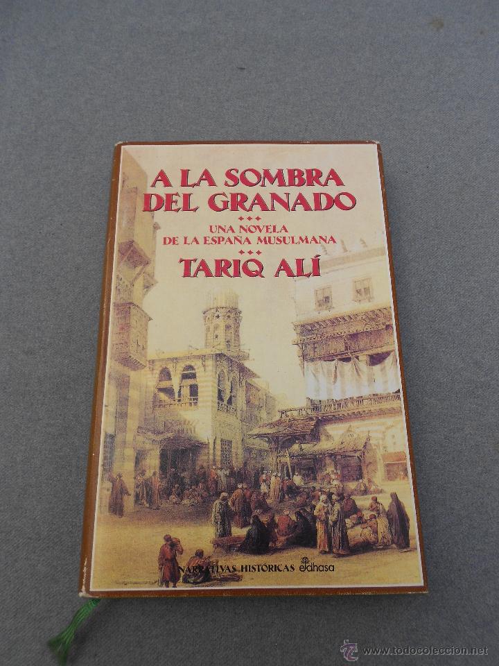 Libros de segunda mano: A LA SOMBRA DEL GRANADO - Foto 1