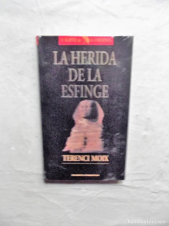 Libros de segunda mano: LA HERIDA DE LA ESFINGE  DE TERENCI MOIX - Foto 1