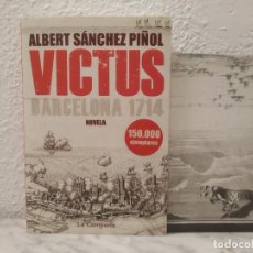 Libros de segunda mano: VICTUS (CON PÓSTER) ALBERT SANCHEZ. Lote 205684773