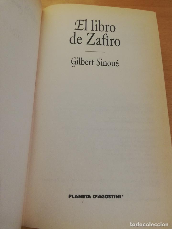 Libros de segunda mano: EL LIBRO DE ZAFIRO (GILBERT SINOU&Eacute;) - Foto 2