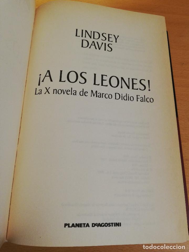 Libros de segunda mano: &iexcl;A LOS LEONES! (LINDSEY DAVIS) - Foto 2