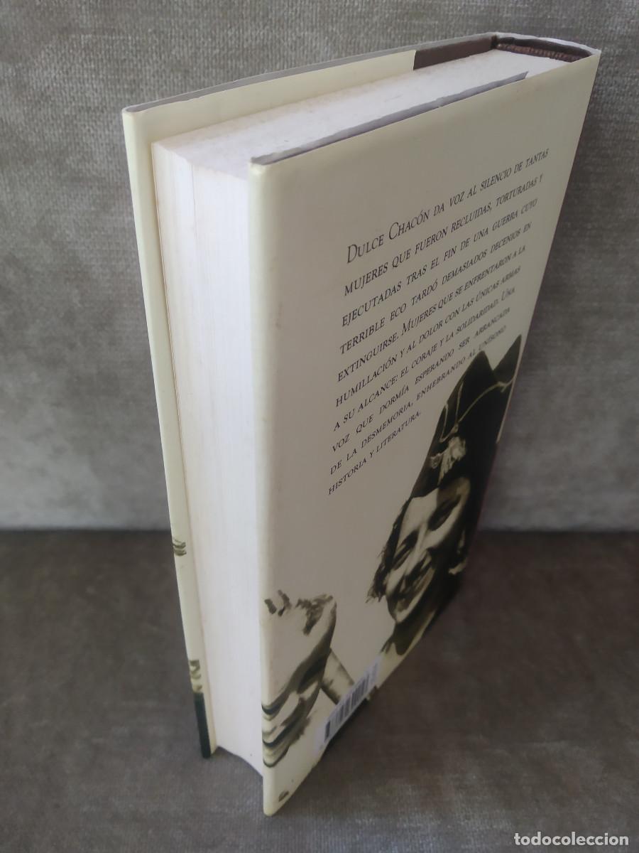 Libros de segunda mano: DULCE CHAC&Oacute;N - LA VOZ DORMIDA - C&Iacute;RCULO DE LECTORES, 2002 - Foto 4