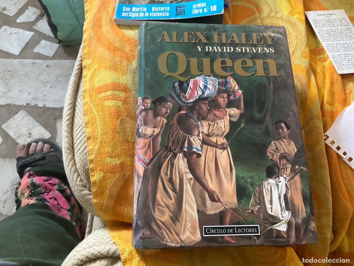 Libros de segunda mano: Queen. Alex Haley y David Stevens. C&iacute;rculo de Lectores - Foto 1