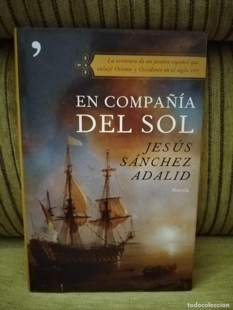 Libros de segunda mano: EN COMPA&Ntilde;&Iacute;A DEL SOL - Foto 1