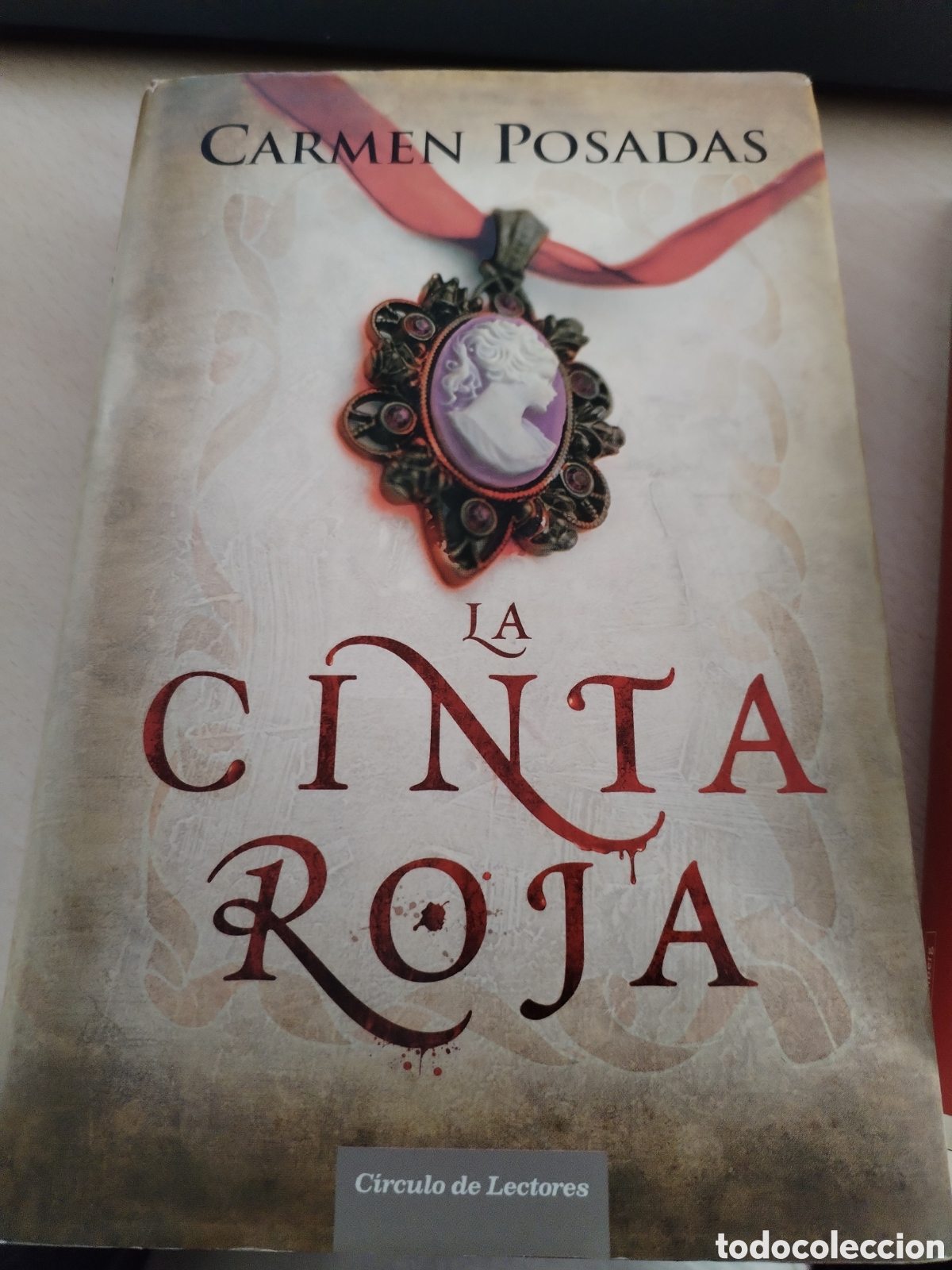 Libros de segunda mano: La Cinta Roja - Carmen Posadas - Foto 1