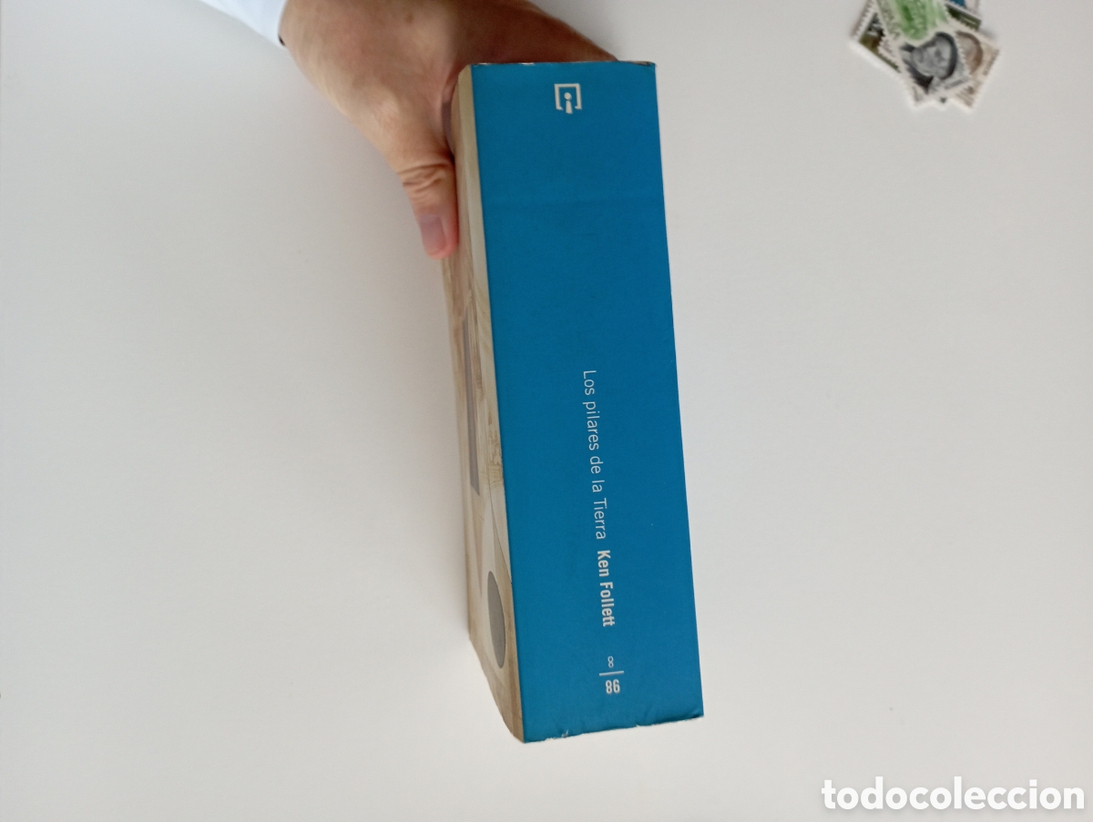 Libros de segunda mano: Libro, los pilares de la tierra - Foto 2