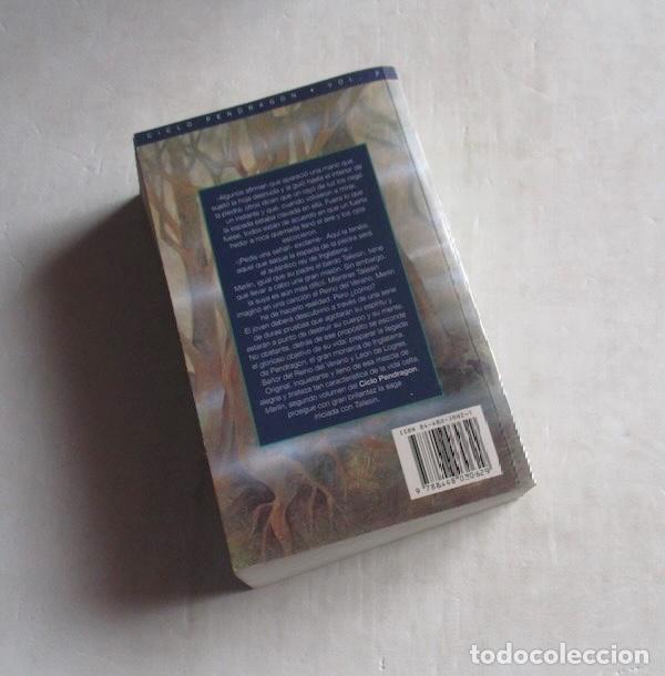 Libros de segunda mano: MERLIN - STEPHEN R. LAWHEAD - Foto 3