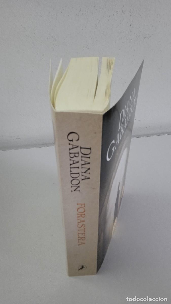 Libros de segunda mano: FORASTERA Diana Gabaldon - Foto 2